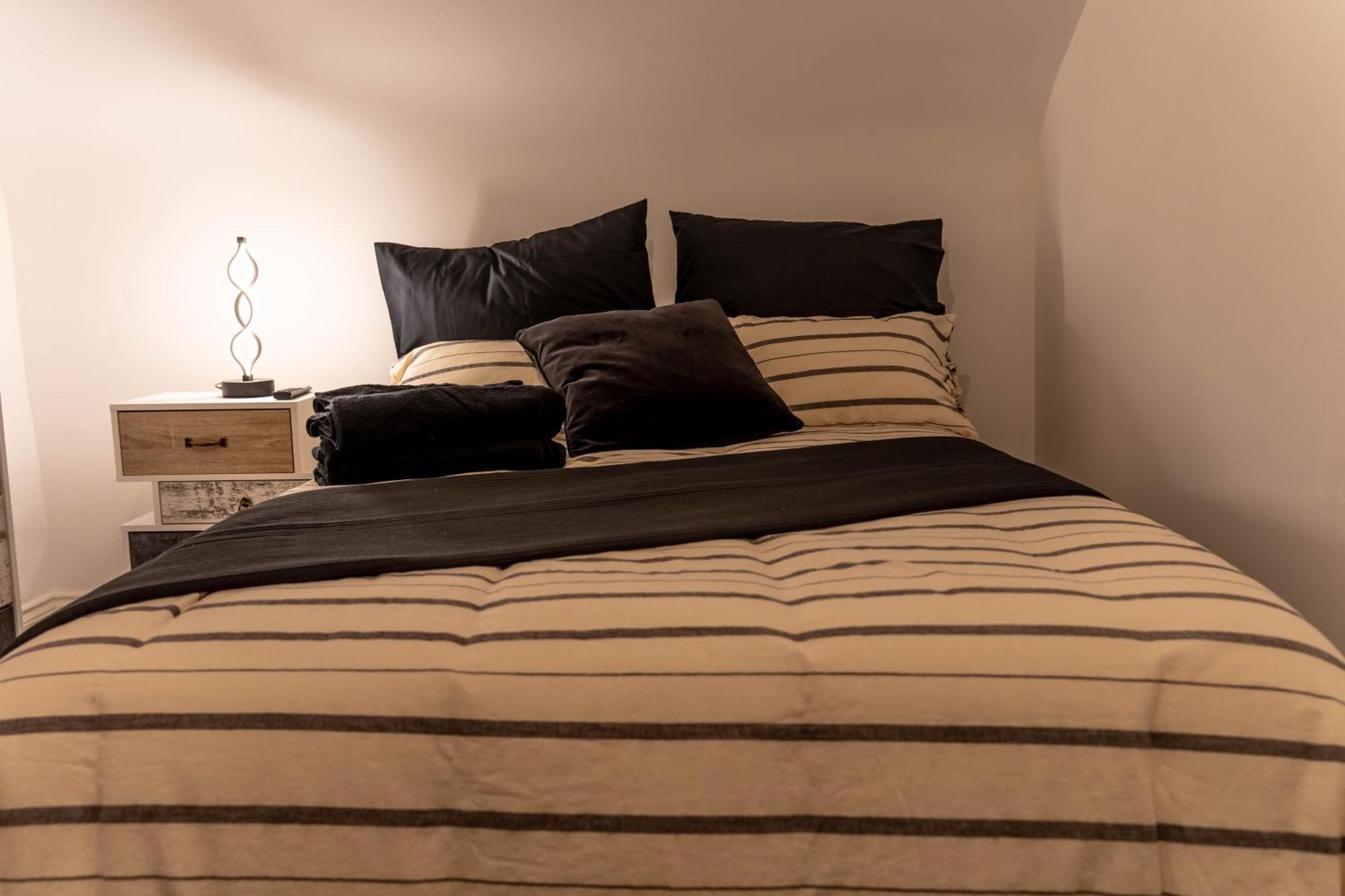 Lodging In Carrickfergus Centre Extérieur photo